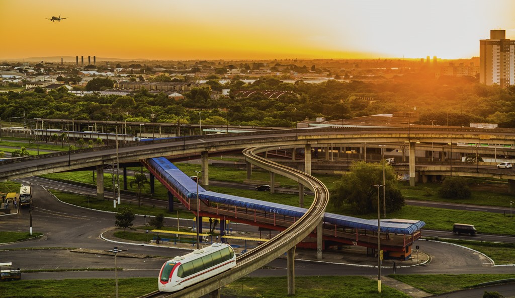 4278-01 outdoor, céu, pista, trem, veículo, construção, árvore, entroncamento, grama, pôr-do-sol, Veículo terrestre, Corredor de transporte, Área metropolitana, cidade, nascer do sol