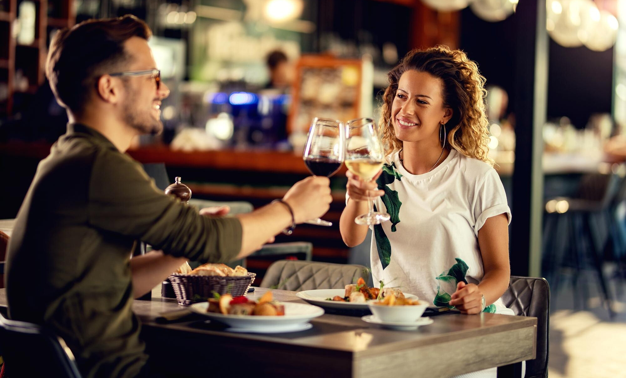 Ganhe até 10 pontos Esfera por real gasto em restaurantes