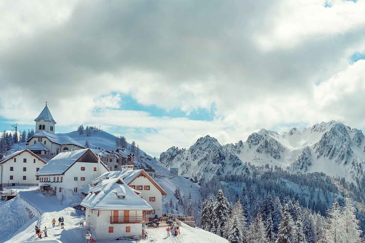 Inaugurado trem turístico que liga Roma a Cortina d'Ampezzo