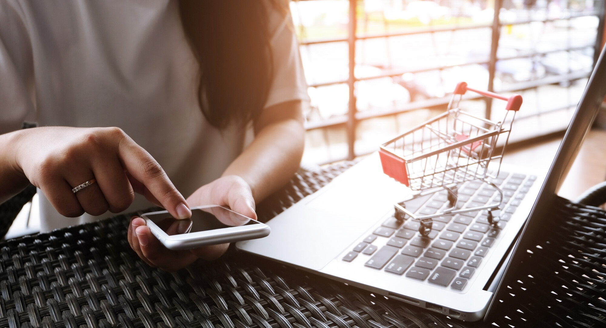 Mercado Livre oferece até R$ 100 de desconto em todos os produtos e até 15% OFF em produtos selecionados