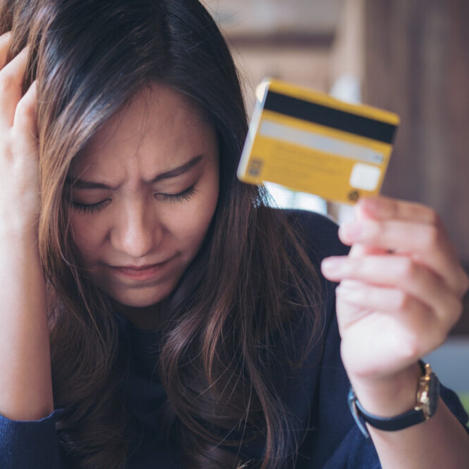 Notícia triste! Santander comunica clientes sobre aumento da anuidade do cartão Unlimited