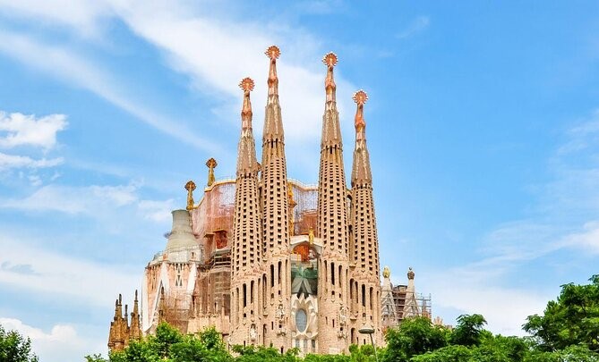 Sagrada Família em Barcelona será finalmente concluída em 2026