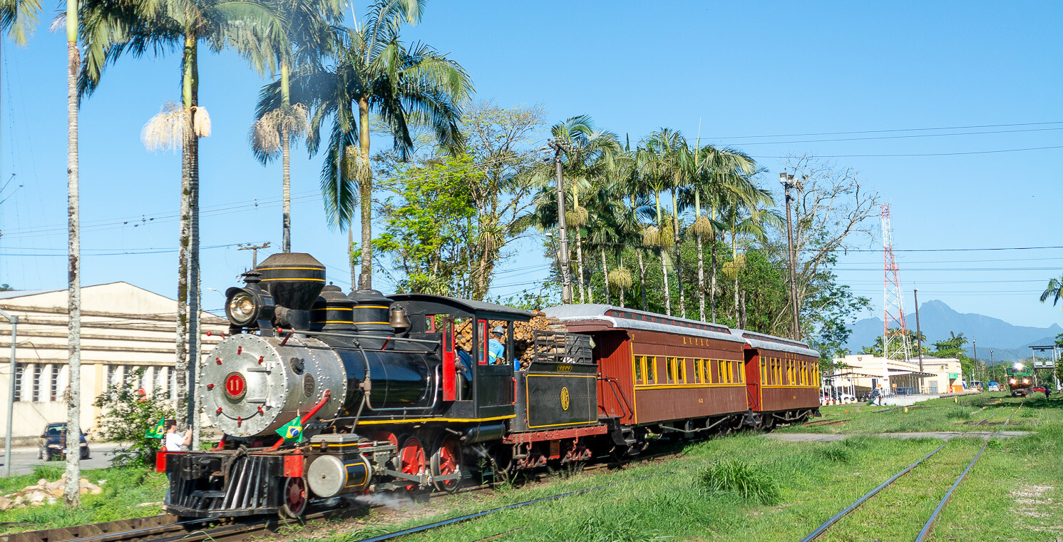 Trem Caiçara - Uma das locomotivas mais antigas do Brasil oferece um ótimo passeio em família