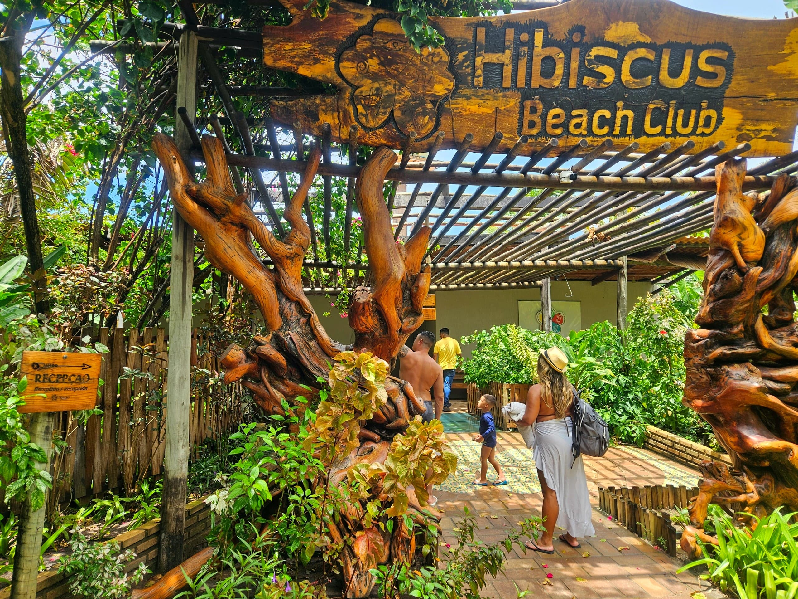 Sob o sol de Maceió: Conheça o Hibiscus Beach Club - Um passeio obrigatório