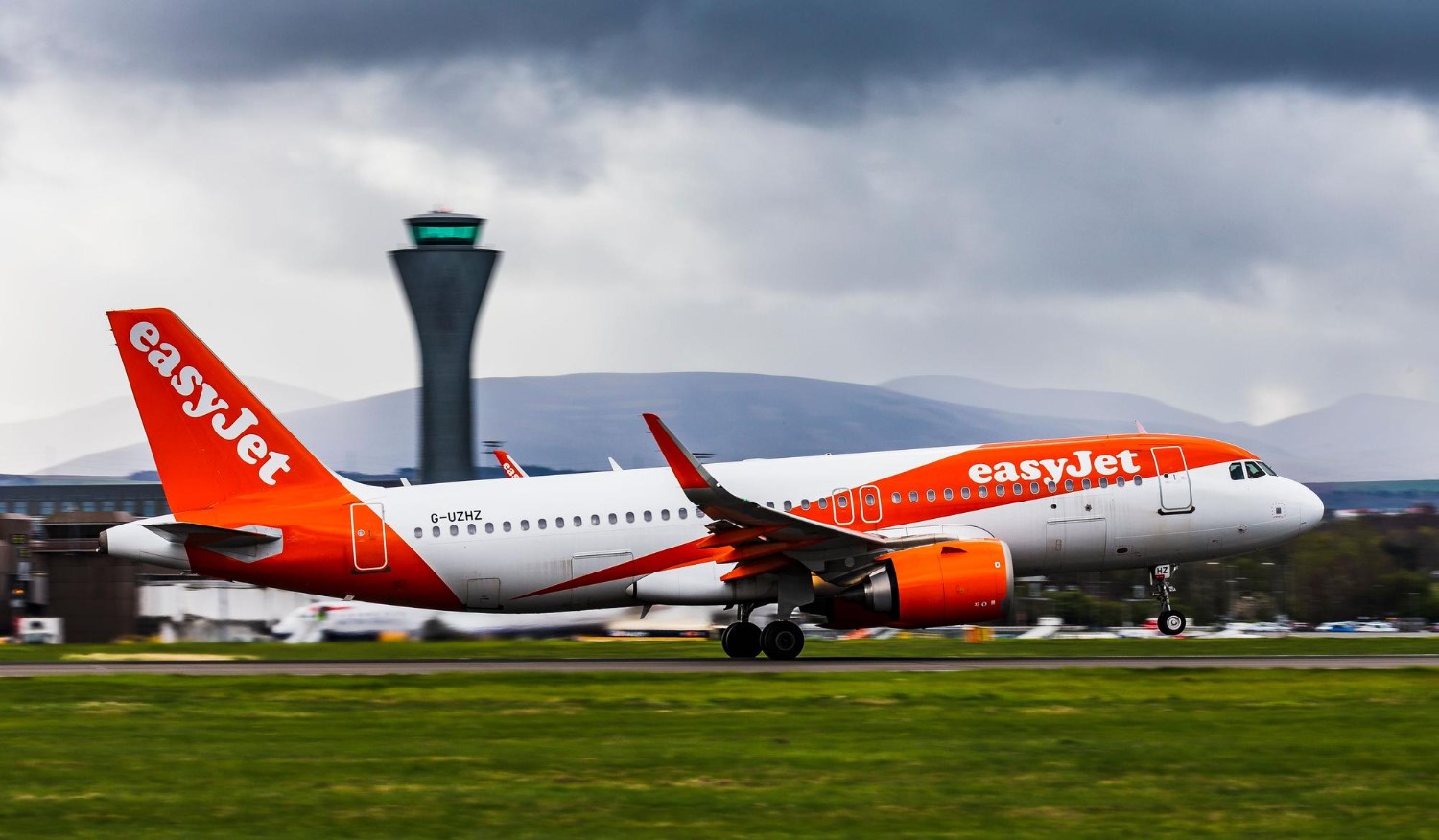 Espanha multa companhias aéreas de baixo custo em €150 milhões por cobranças abusivas