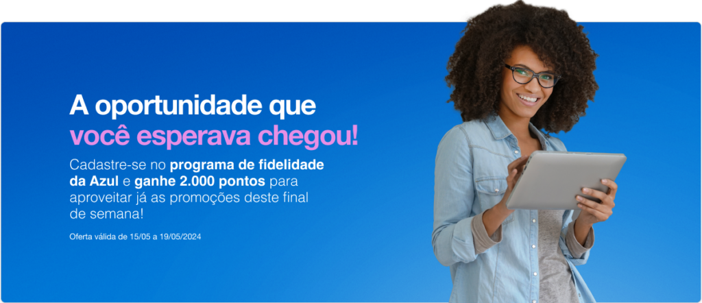 texto, roupas, Rosto humano, óculos, pessoa, sorriso, captura de tela, mulher