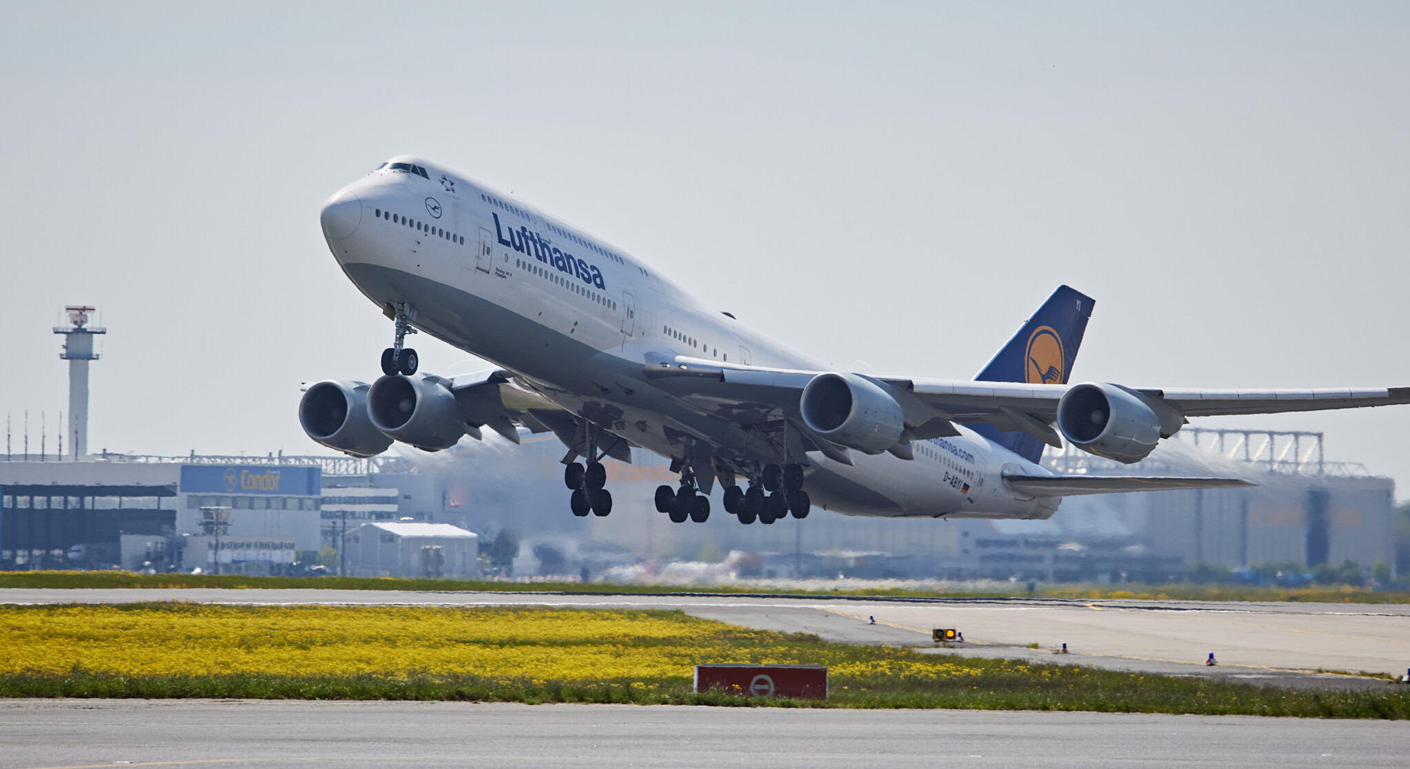Lufthansa implementará taxa de sustentabilidade ambiental - Valor chega a R$ 425