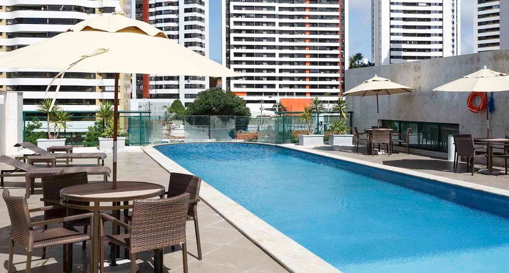 piscina, móveis, água, mesa, guarda-chuva, hotel, Espreguiçadeira, outdoor, Estância termal, Cidade resort, construção, Mobília externa, cadeira, resort