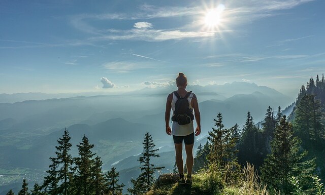 hiker-918473_640 Turismo de Experiência é o maior motivador de viagens, segundo Sebrae