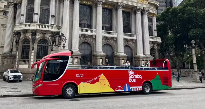 Rio de Janeiro ganha novo ônibus turístico com estilo europeu