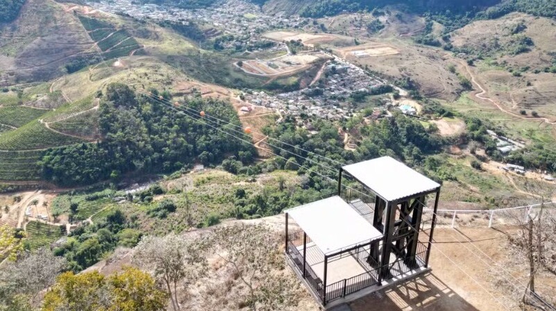 outdoor, árvore, paisagem, céu, viagem, Hill station, terras altas, Cordilheira, colina, planta, casa, Vila de montanha, térreo, grama, montanha, área, natureza