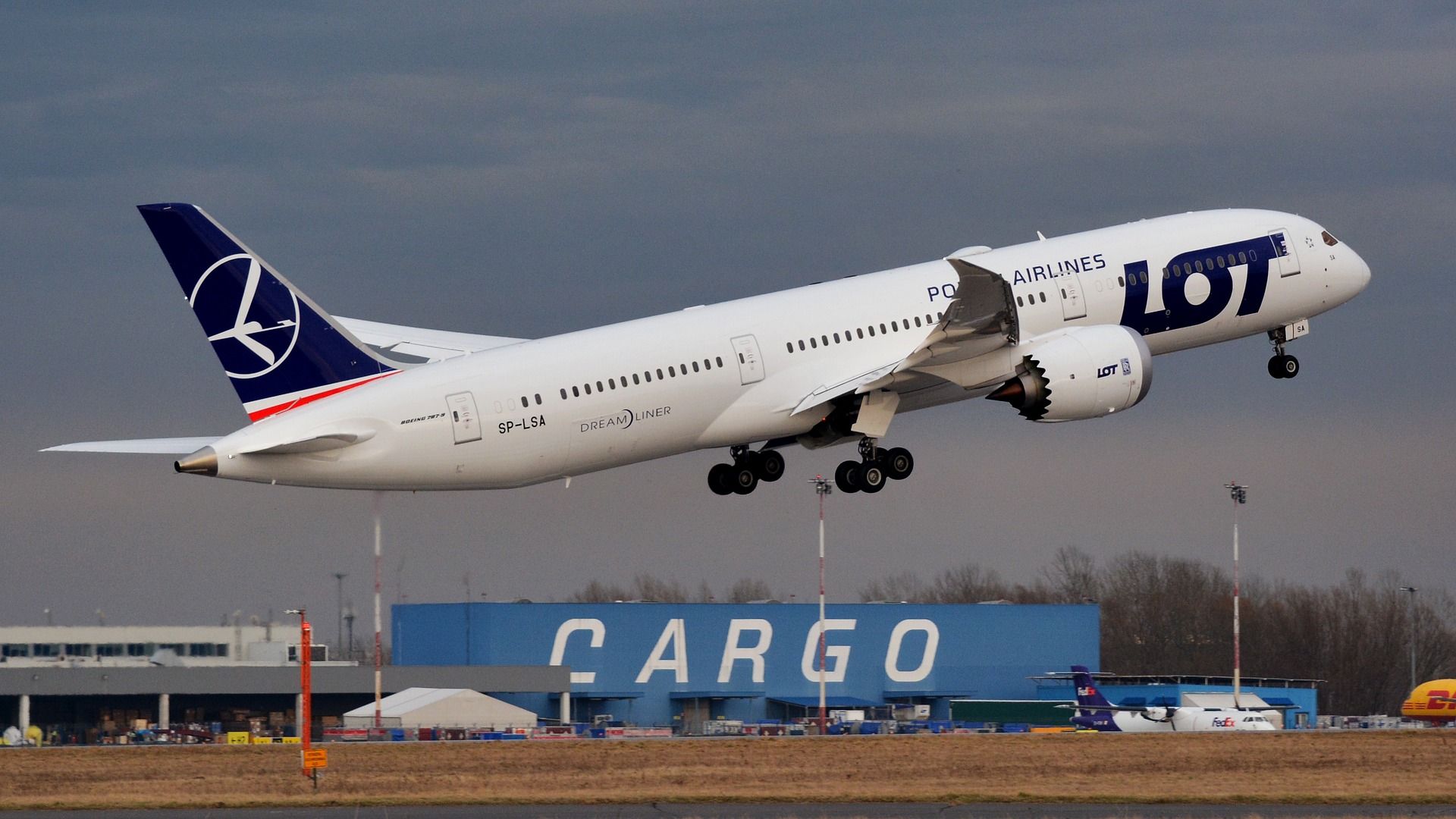 LOT Polish Airlines anuncia retomadas de voos para o Brasil