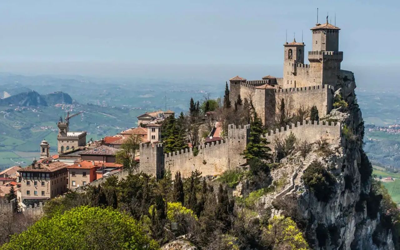 San Marino magazynswiat.pl San Marino - O país considerado o mais antigo do mundo e suas atrações