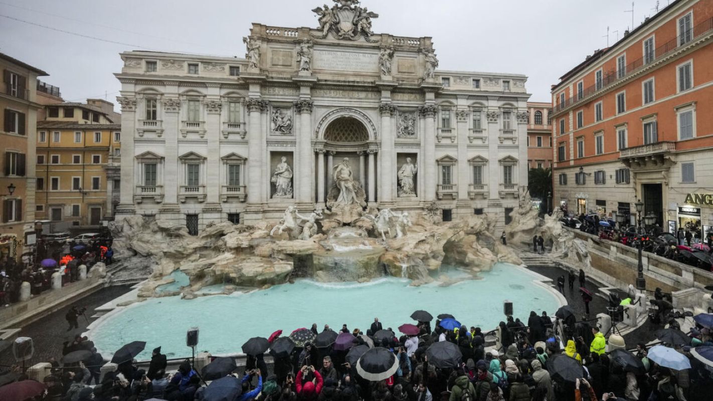 Fontana di Trevi foi reaberta após 3 meses de limpeza