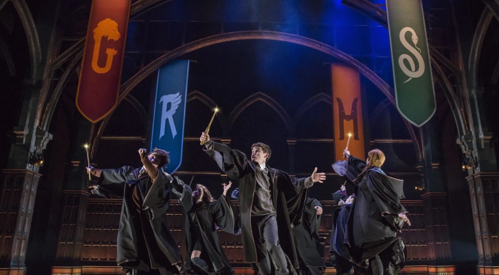 Espetáculo Harry Potter e a Criança Amaldiçoada chega ao Brasil em 2025
