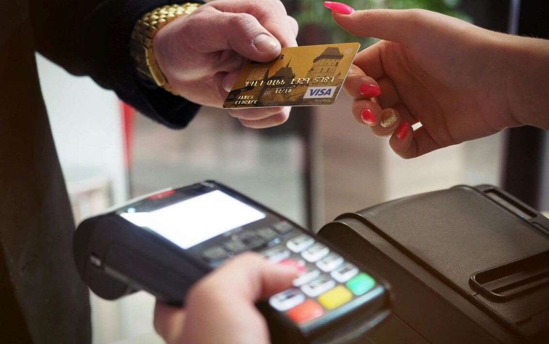 Valendo a partir de hoje, 02 de janeiro a redução do IOF para 3,38% nas compras internacionais com cartão de crédito