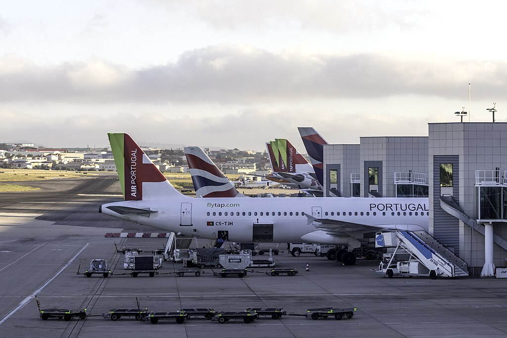 Portugal busca proposta para novo aeroporto em Lisboa