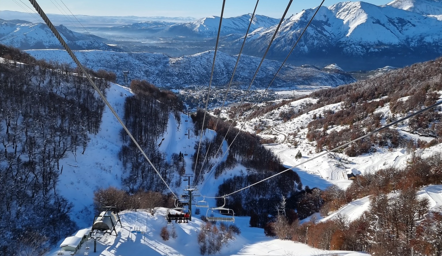 LATAM aumenta número de voos para Bariloche durante temporada de neve