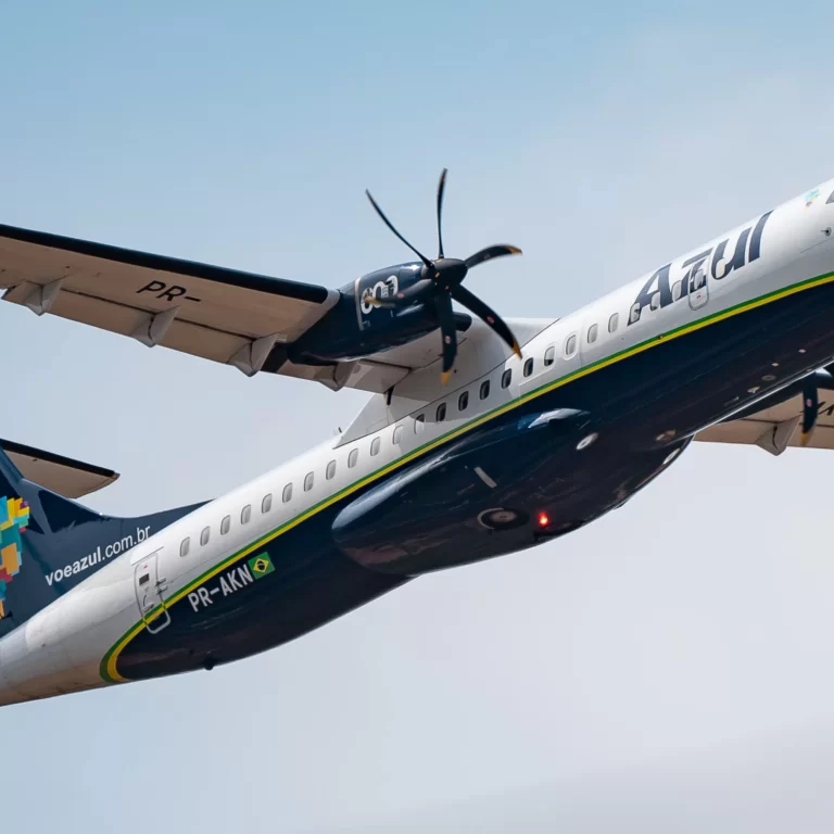 Azul cancela mais duas rotas no Brasil