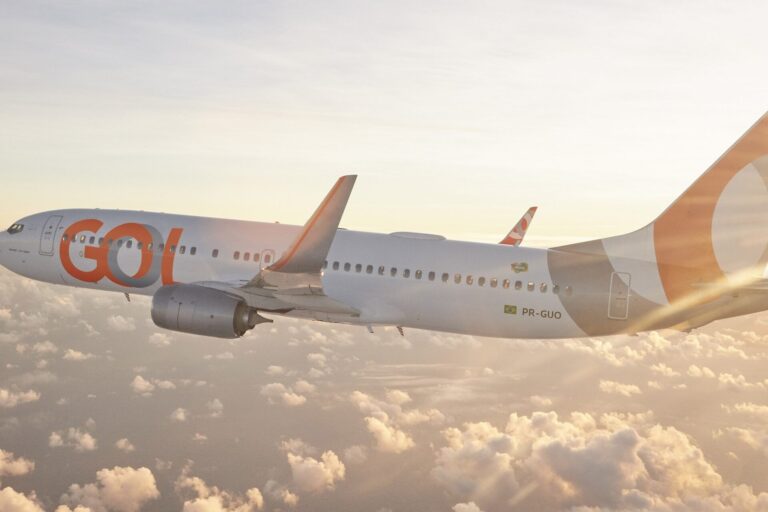 céu, plaina, Viagem aérea, nuvem, outdoor, avião de passageiros, Linha aérea, veículo, Engenharia aeroespacial, aviação, Flap, asa, Jato, transporte, voo, Motor de aeronave, Motor de jato, Fabricante aeroespacial, avião, Aeronave de corpo estreito, aeronave, ar, jato, térreo, aeroporto