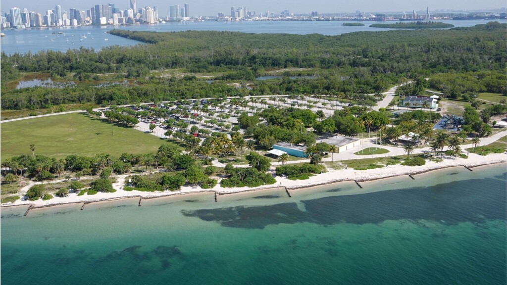 outdoor, Fotografia aérea, árvore, praia, Vista aérea, Terrenos costeiros e oceânicos, ilha, água, costa, natureza, aéreo, Corpo d’água, Plataforma continental, Recursos hídricos, Espeto, Cayo, Cidade resort, montanha