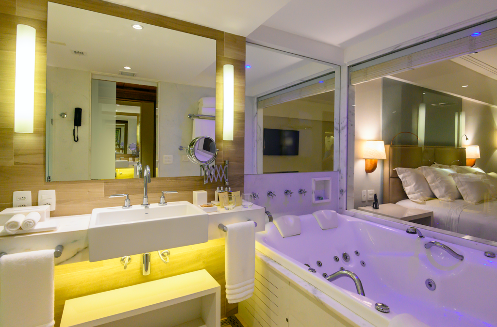 interno, parede, hotel, banheira, design de interiores, Encanamento, teto, toque, Acessório para banheiro, pia, chuveiro, azulejo, cômodo, piso, banheiro, espelho