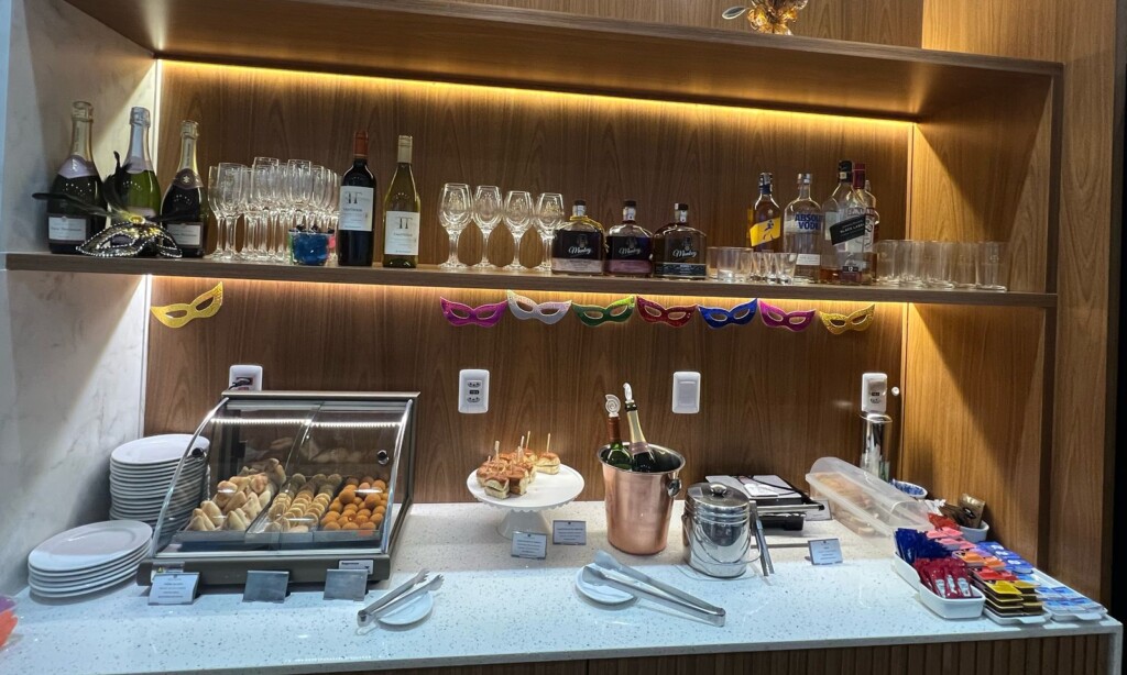 interno, parede, Balcão, garrafa, Armários, móveis, eletrodoméstico de cozinha, pia, cozinha, mesa, prateleira