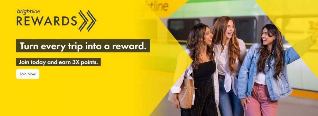 roupas, texto, mulher, pessoa, casaco, sorriso, menina, Rosto humano, amarelo