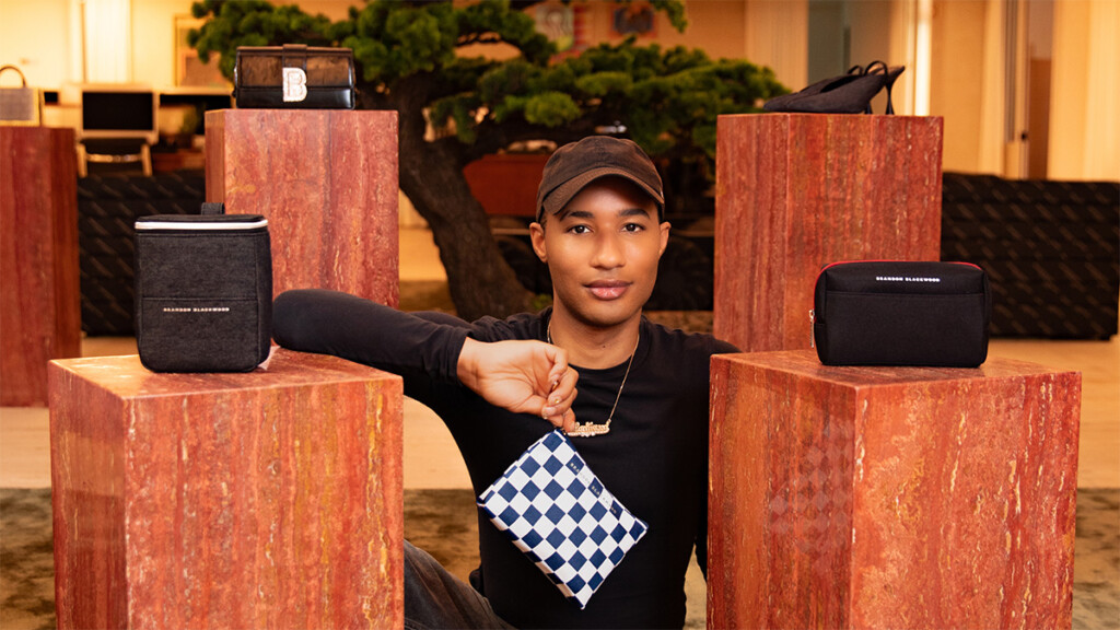 amenity, kits, american, airlines, roupas, pessoa, Rosto humano, interno, alto-falante, jovem, outdoor, de madeira