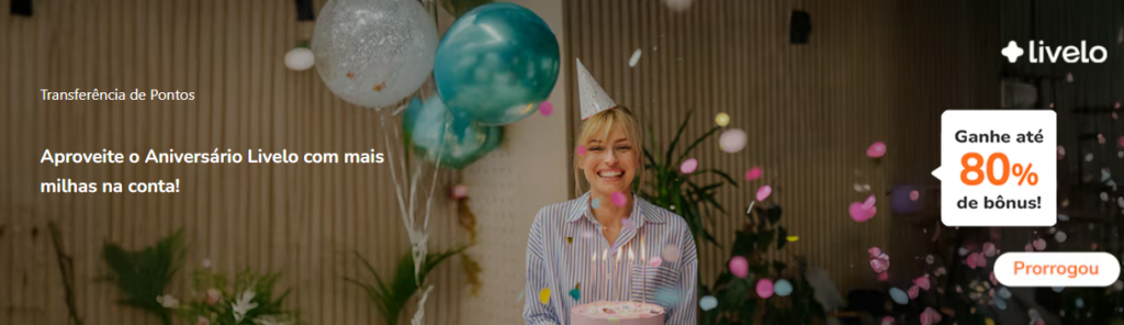 Rosto humano, roupas, flor, captura de tela, sorriso, texto, pessoa