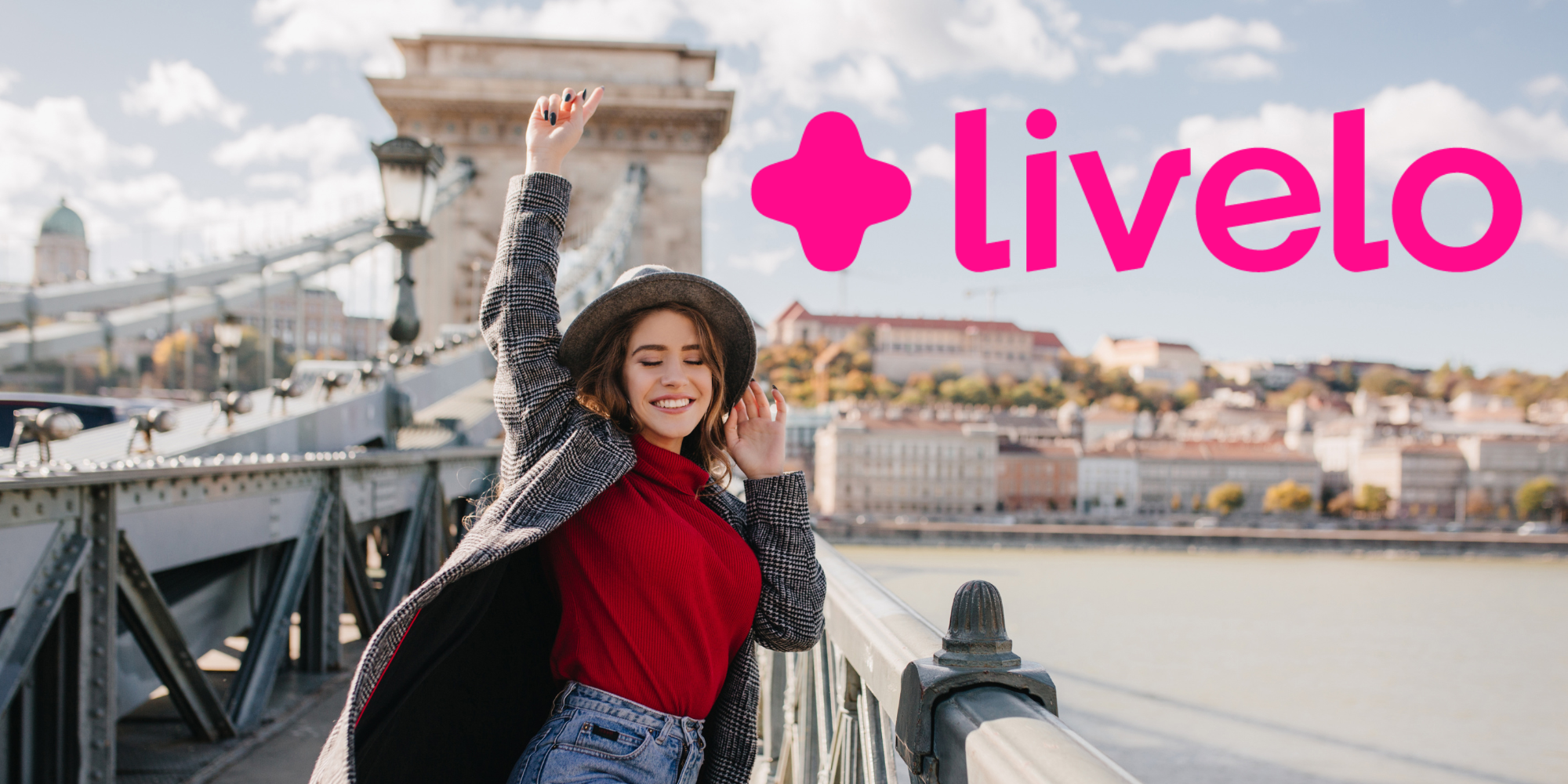 roupas, outdoor, céu, pessoa, nuvem, Rosto humano, jeans, sorriso, viagem, casaco, echarpe, turismo, construção, Moda de rua, água, mulher, ponte, cidade, menina