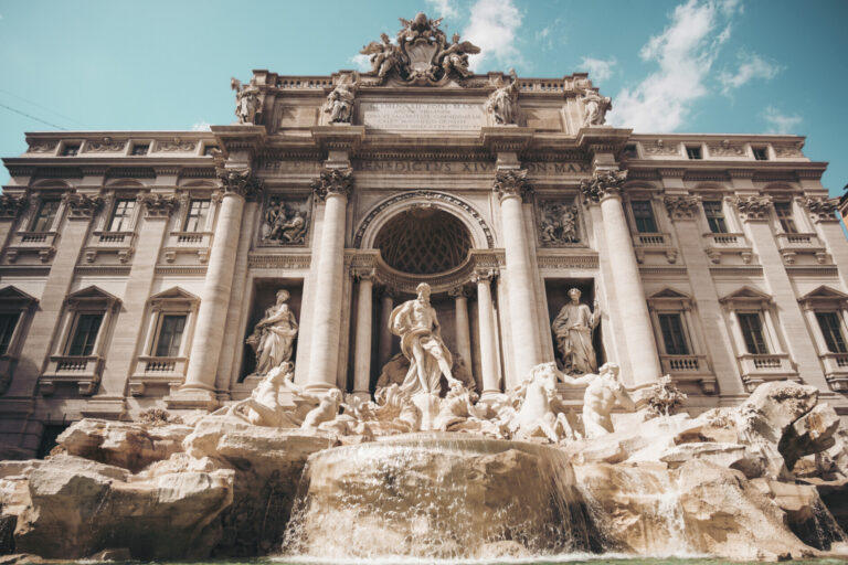 brown concrete house Roma passa a cobrar taxa de 2 euros para visitar Fontana Di Trevi