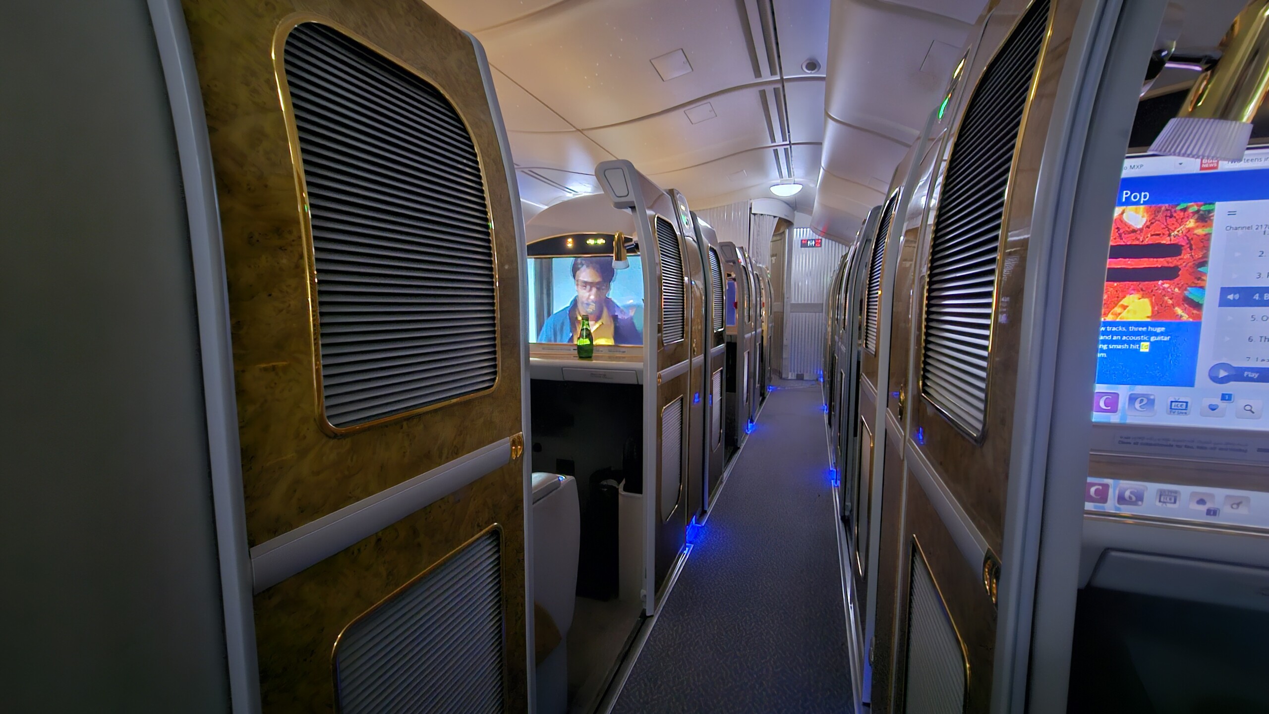 Compartilhando Emissões - Nova York para Milão voando na primeira classe do A380 da Emirates