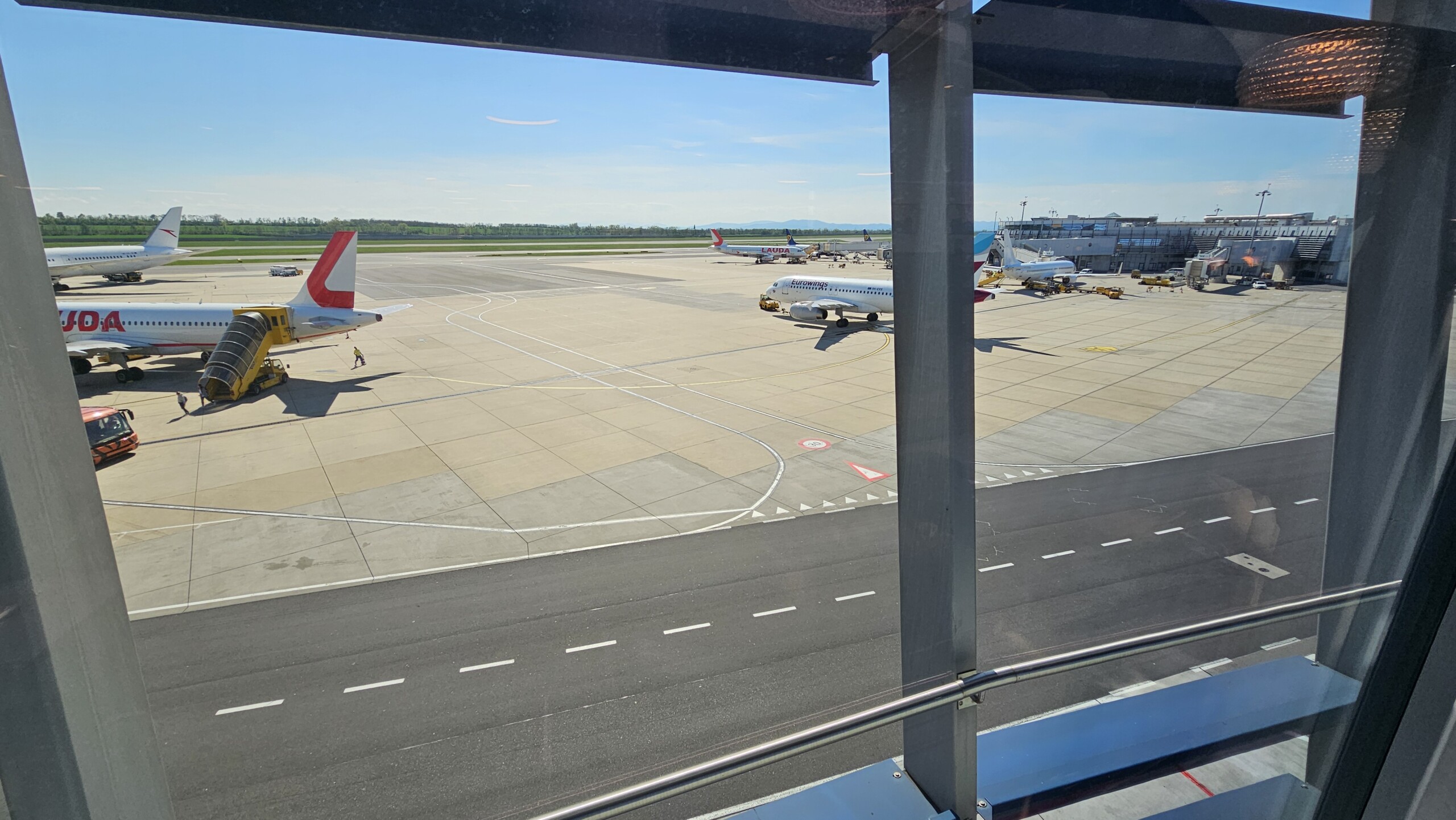 céu, outdoor, avião, aeronave, aeroporto, plaina, janela, térreo, estacionado, estrada, passarela, veículo, voo