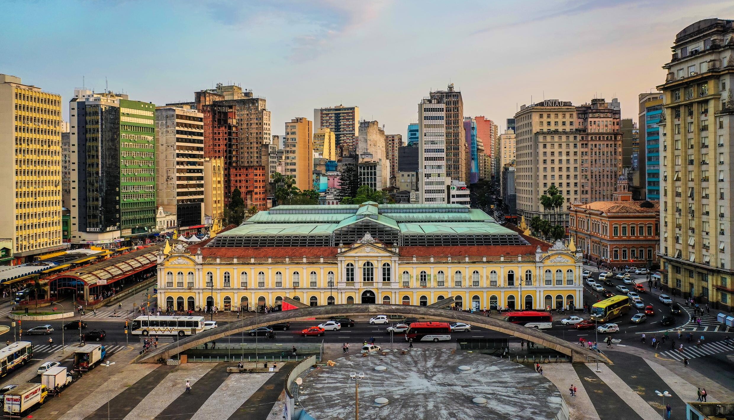 Hospede-se em Porto Alegre com diárias a partir de R$ 174