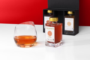 bebida, garrafa, álcool, Bebidas alcoólicas, Garrafa de vidro, Bebida destilada, Solução, licor, Utensílios para bebidas, Uísque, interno, uísque, laranja, alimento