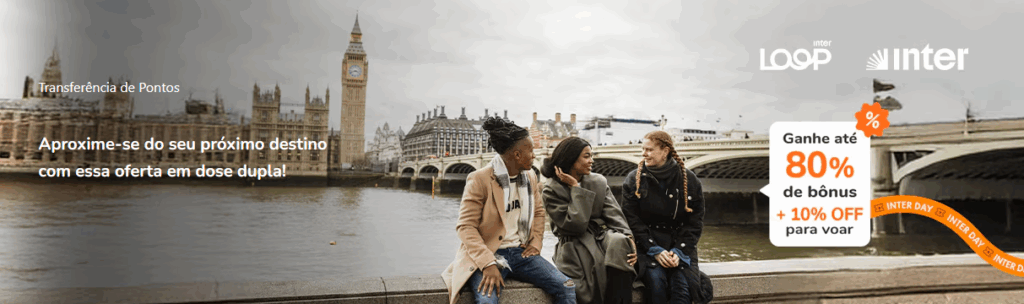 roupas, outdoor, céu, jeans, casaco, nuvem, construção, água, pessoa, calçados, texto, mulher, viagem, Calça, homem, pessoas, em pé, placa, cidade, rua, ponte