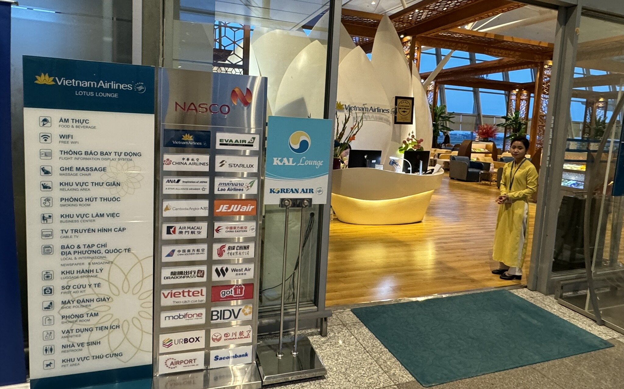 Veja como é a sala VIP Lotus Lounge no Aeroporto Internacional de Hanoi
