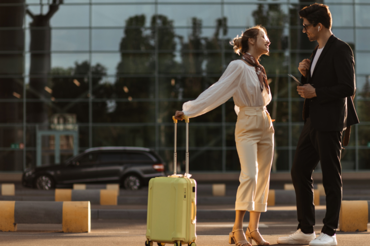 roupas, pessoa, calçados, outdoor, homem, construção, Calça, beijo, mulher, em pé, térreo, calçada, rua