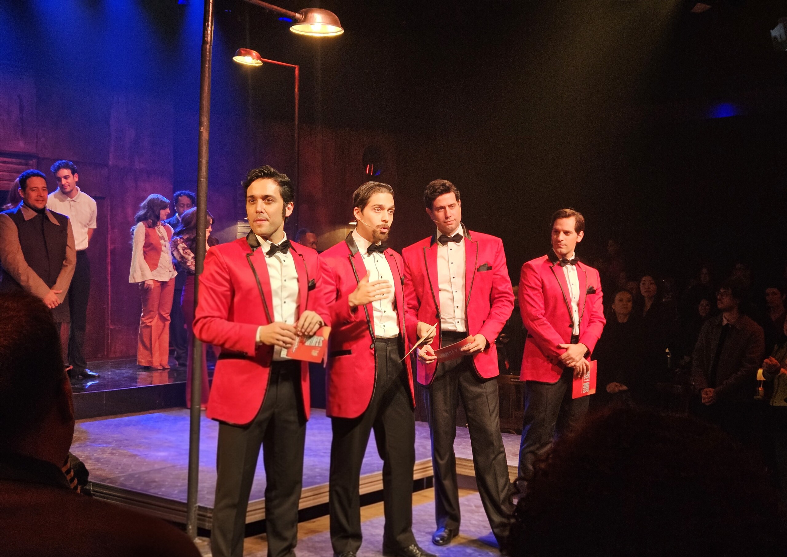 roupas, pessoa, entretenimento, Teatro, concerto, performance, Show de talentos, evento, Arte performática, Teatro musical, grupo, pessoas, interno, em pé, música, musical