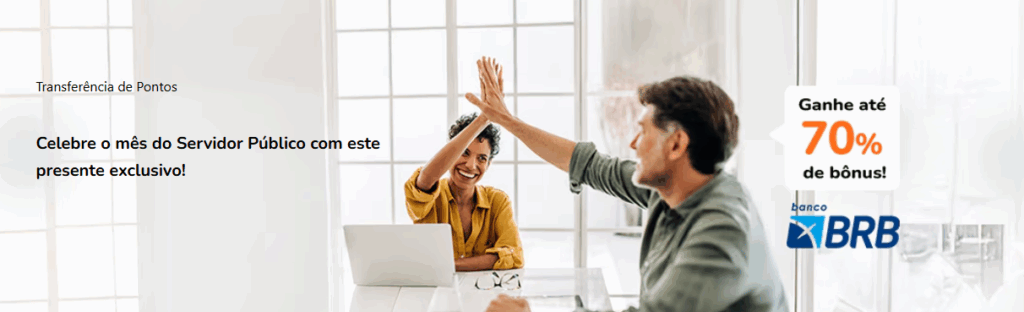 roupas, texto, pessoa, captura de tela, interno, design