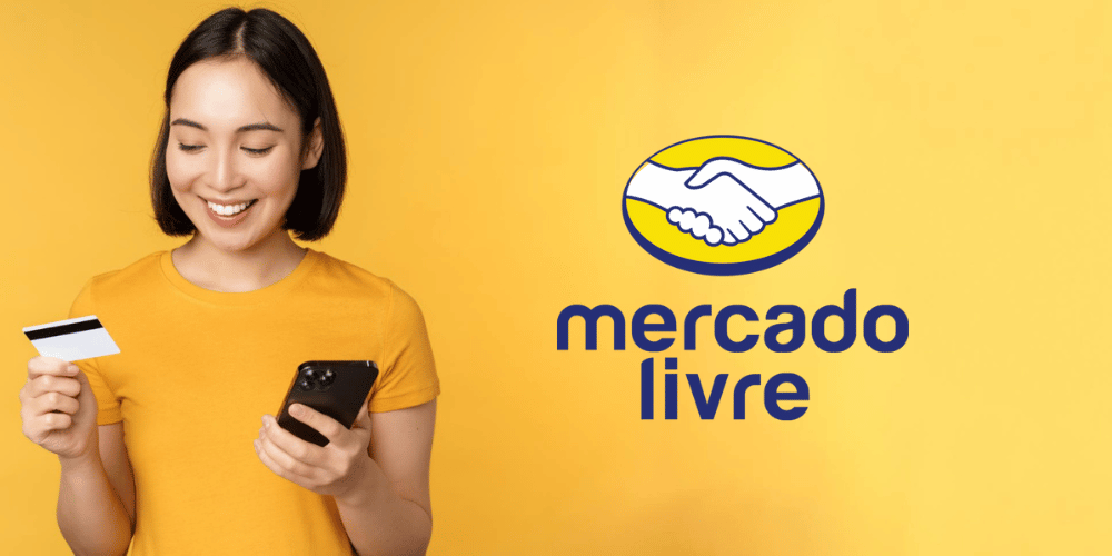 pessoa, Rosto humano, roupas, sorriso, texto, ombro, Camiseta, amarelo