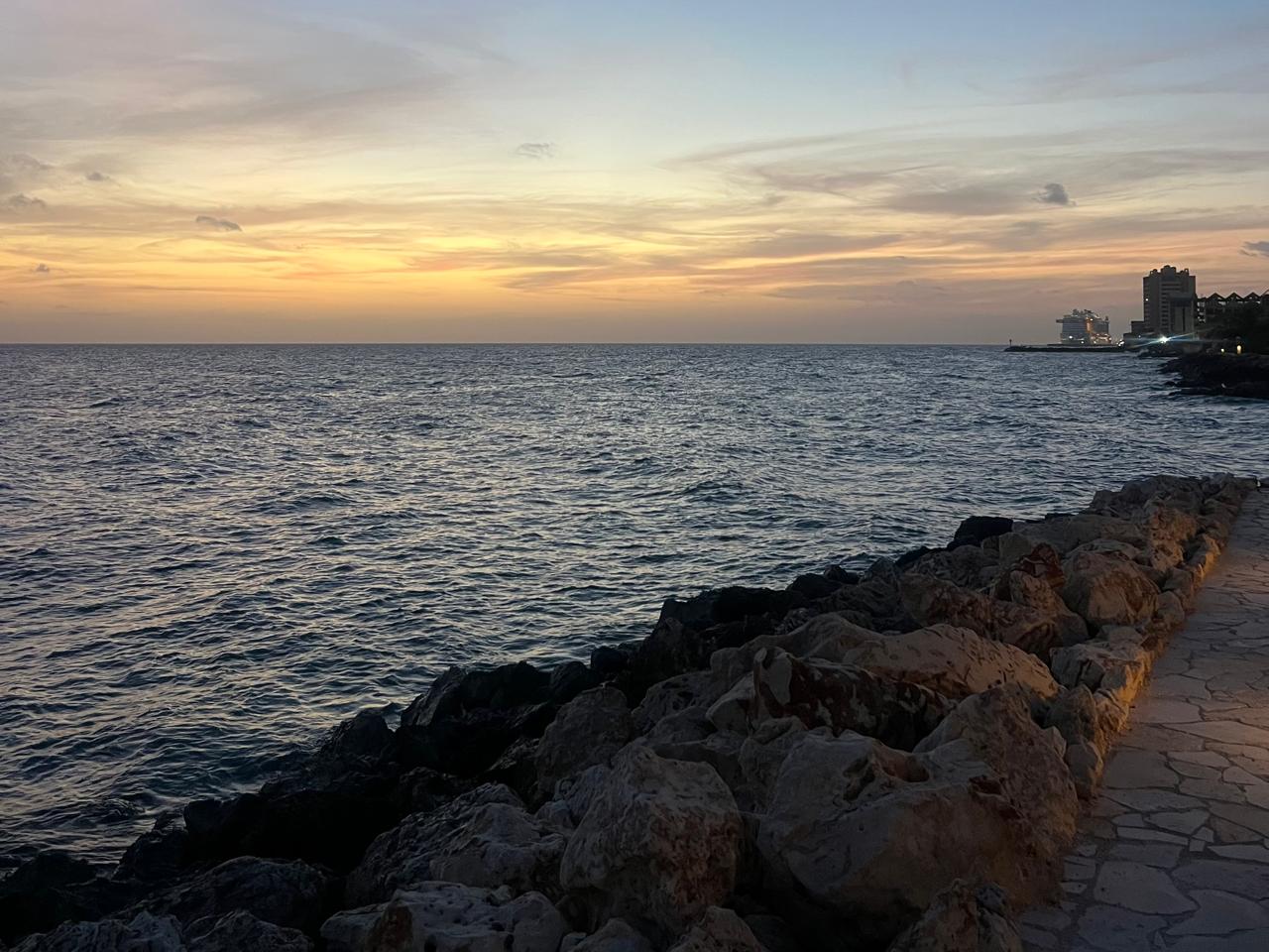 outdoor, céu, água, nuvem, horizonte, natureza, mar, hidrovia, noite, Quebra-mar, Terrenos costeiros e oceânicos, Calmo, praia, térreo, rocha, oceano, nascer do sol, pôr-do-sol, paisagem, costa
