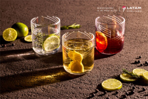 bebida, limão, líquido, fluido, coquetel, lima, Utensílios de bar, Vidro antigo, Utensílios para bebidas, refrigerante, fruta, Bebidas alcoólicas, cítrico, Lima comum, suco, Limão Meyer, Bebida destilada, Aperitivo, Cubo de gelo, alimento, térreo