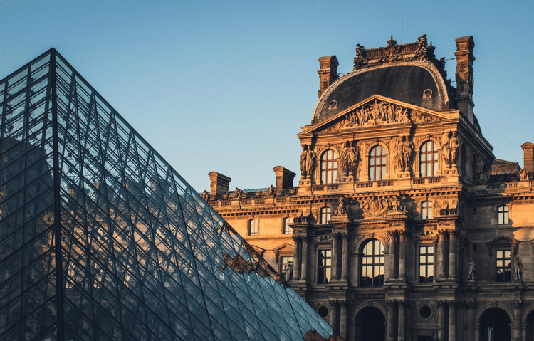 Louvre reabre 3 dias após roubo de joias, mas Galeria de Apolo permanece fechada