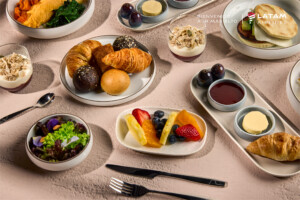 refeição, prato, placa, Culinária, alimento, louça, Prato, mesa, Lanche, ingrediente, brunch, almoço, Utensílio de cozinha, Arte culinária, Fast food, Ceia, Acepipe, acompanhamento, produtos assados, vegetal, colher, garfo, tigela, Utensílios de servir, receita, Cicchetti, sobremesa, Grupo alimentar, Aperitivos, guarnição, jantar, Comida à la carte, Tapas, talheres, Alimento básico, interno, café-da-manhã, seleção, banquete