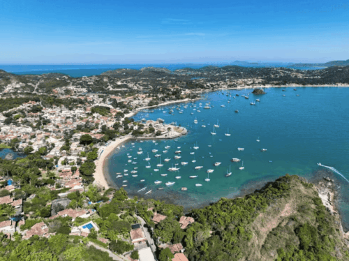 8 destinos tendência no Brasil em 2026 segundo o Booking - Armação dos Búzios