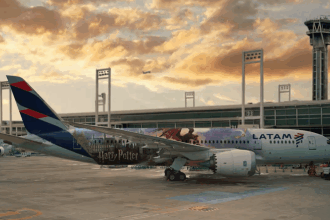 LATAM e Warner Bros Discovery lançam aviões temáticos da saga Harry Potter