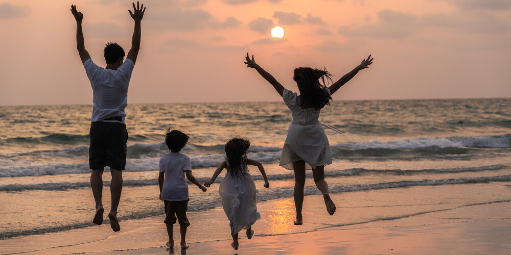 família-praia-por-do-sol-felicidade Radar PPV! Resumo das promoções de acúmulo e transferência de pontos do dia 30 de dezembro de 2025