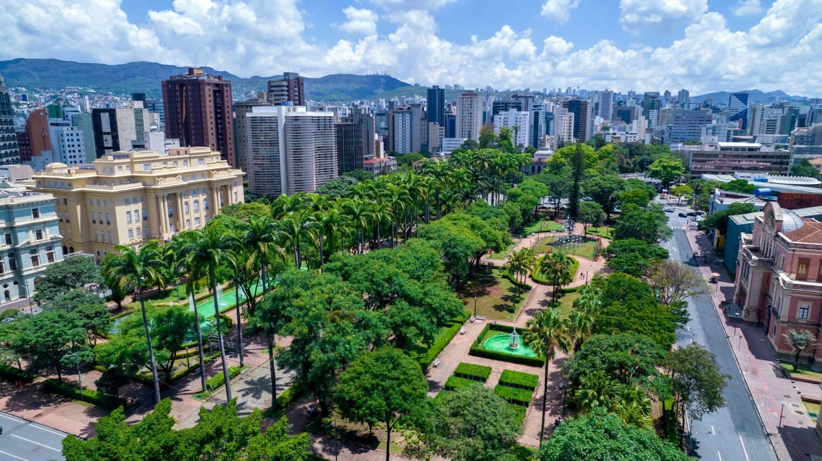 Diárias a partir de R$ 118 em Belo Horizonte, Goiânia e Campo Grande!